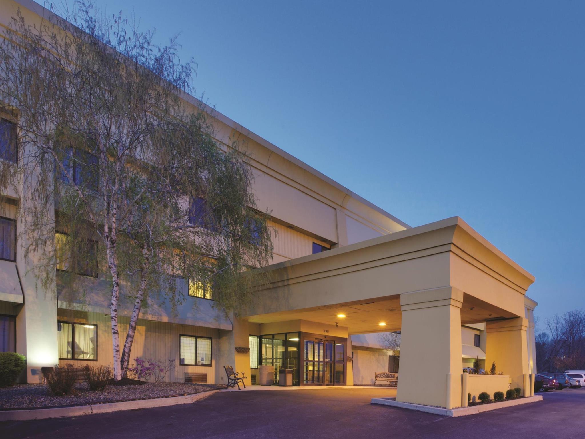 La Quinta By Wyndham Harrisburg Airport Hershey Exterior photo